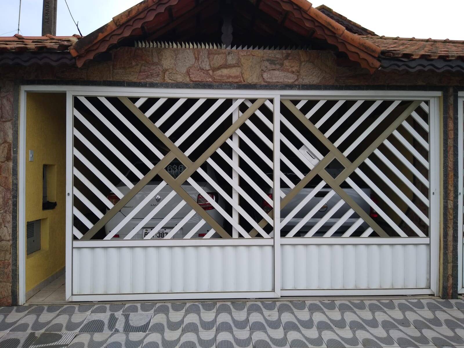 #V-408 - Casa de Praia para Venda em Praia Grande - SP